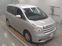 Toyota NOAH лот № 30905 оценка 3.5  с аукциона в Японии 4