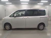Toyota NOAH лот № 30905 оценка 3.5  с аукциона в Японии 3