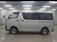 Toyota HIACE VAN лот № 30786 оценка 3  с аукциона в Японии 3