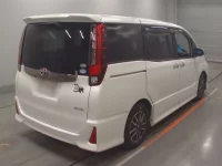 Toyota NOAH лот № 30826 оценка 3.5  с аукциона в Японии 1
