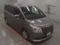 Toyota NOAH лот № 30870 оценка 3.5  с аукциона в Японии 4