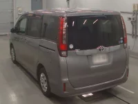 Toyota NOAH лот № 30870 оценка 3.5  с аукциона в Японии 5