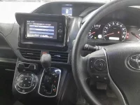 Toyota NOAH лот № 30799 оценка 4  с аукциона в Японии 8