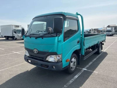 Toyota DYNA  с аукциона в Японии