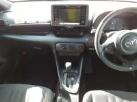 Toyota YARIS лот № 30328 оценка R  с аукциона в Японии 8