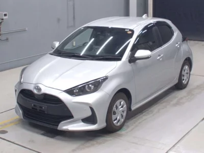 Toyota YARIS  с аукциона в Японии
