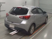 Mazda DEMIO лот № 30887 оценка 4  с аукциона в Японии 1