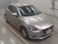 Mazda DEMIO лот № 30887 оценка 4  с аукциона в Японии 4