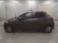 Mazda DEMIO лот № 30895 оценка 4  с аукциона в Японии 3