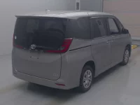 Toyota NOAH лот № 576 оценка RA  с аукциона в Японии 1