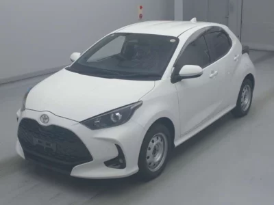 Toyota YARIS  с аукциона в Японии