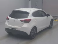 Mazda DEMIO лот № 30002 оценка 4  с аукциона в Японии 1