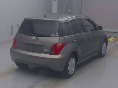 Toyota IST