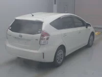 Toyota PRIUS ALPHA лот № 553 оценка 4  с аукциона в Японии 1