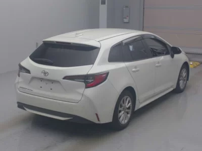 Toyota COROLLA TOURING  с аукциона в Японии