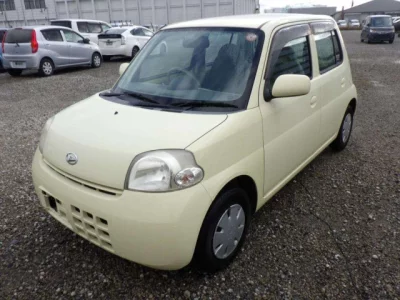 Daihatsu Esse