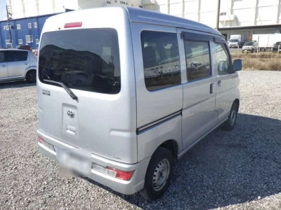 Toyota Pixis Van