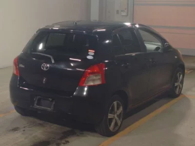 Toyota VITZ  с аукциона в Японии