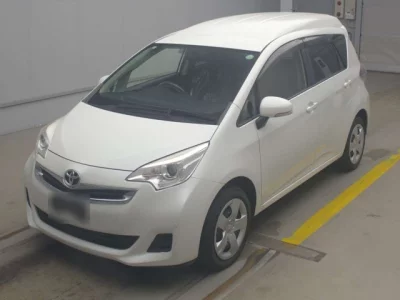 Toyota RACTIS  с аукциона в Японии