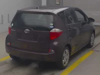 Toyota RACTIS лот № 4273 оценка RA  с аукциона в Японии 1