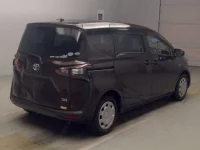 Toyota SIENTA лот № 70144 оценка RA  с аукциона в Японии 1