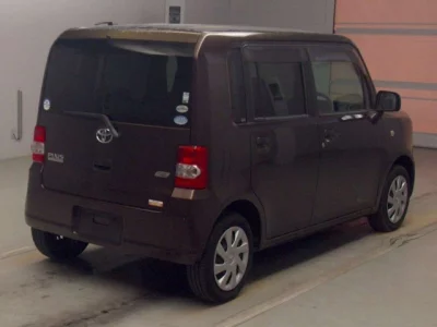 Toyota PIXIS SPACE  с аукциона в Японии
