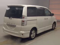 Toyota VOXY лот № 70216 оценка 3  с аукциона в Японии 1