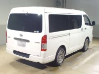 Toyota HIACE VAN лот № 62023 оценка 4  с аукциона в Японии 1