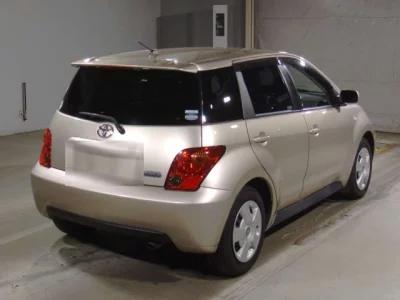 Toyota IST