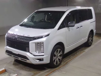 Mitsubishi Delica D:5