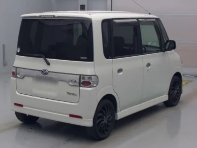 Daihatsu TANTO  с аукциона в Японии
