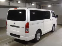 Toyota HIACE VAN лот № 62065 оценка 4  с аукциона в Японии 1