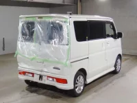 Suzuki EVERY WAGON лот № 7038 оценка R  с аукциона в Японии 1