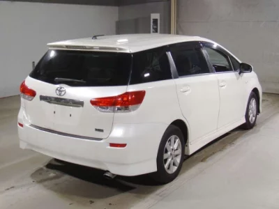 Toyota WISH  с аукциона в Японии