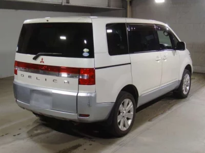 Mitsubishi Delica D:5