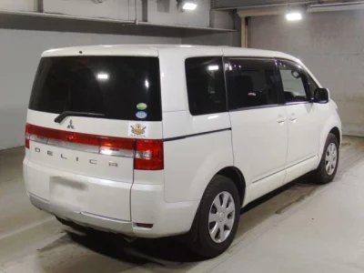 Mitsubishi Delica D:5