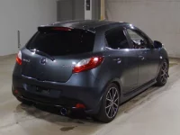 Mazda DEMIO лот № 40 оценка R  с аукциона в Японии 1