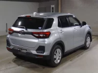 Toyota RAIZE лот № 301 оценка 4  с аукциона в Японии 1