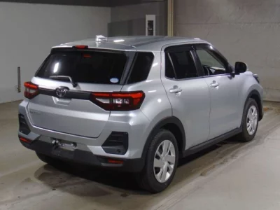 Toyota RAIZE  с аукциона в Японии