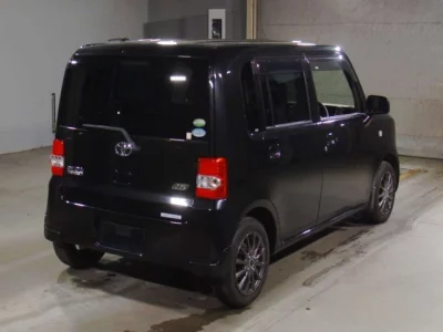 Toyota PIXIS SPACE  с аукциона в Японии