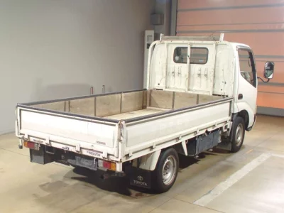 Toyota DYNA  с аукциона в Японии