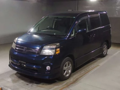 Toyota VOXY  с аукциона в Японии