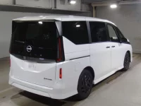 Nissan SERENA лот № 2370 оценка S  с аукциона в Японии 1