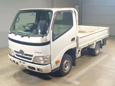 Toyota DYNA  с аукциона в Японии