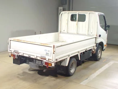 Toyota DYNA  с аукциона в Японии