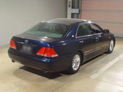 Toyota CROWN  с аукциона в Японии