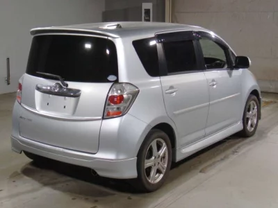 Toyota RACTIS  с аукциона в Японии