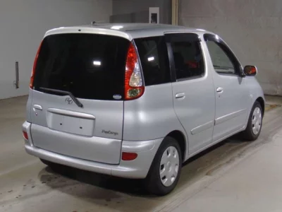 Toyota FUNCARGO  с аукциона в Японии