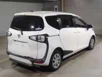 Toyota SIENTA лот № 4822 оценка 3  с аукциона в Японии 1