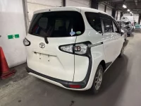 Toyota SIENTA лот № 7354 оценка R  с аукциона в Японии 1